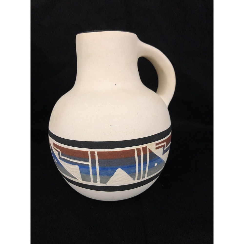 Ute‎ Mountain Pottery Aztec Jar Signed 6" HG311